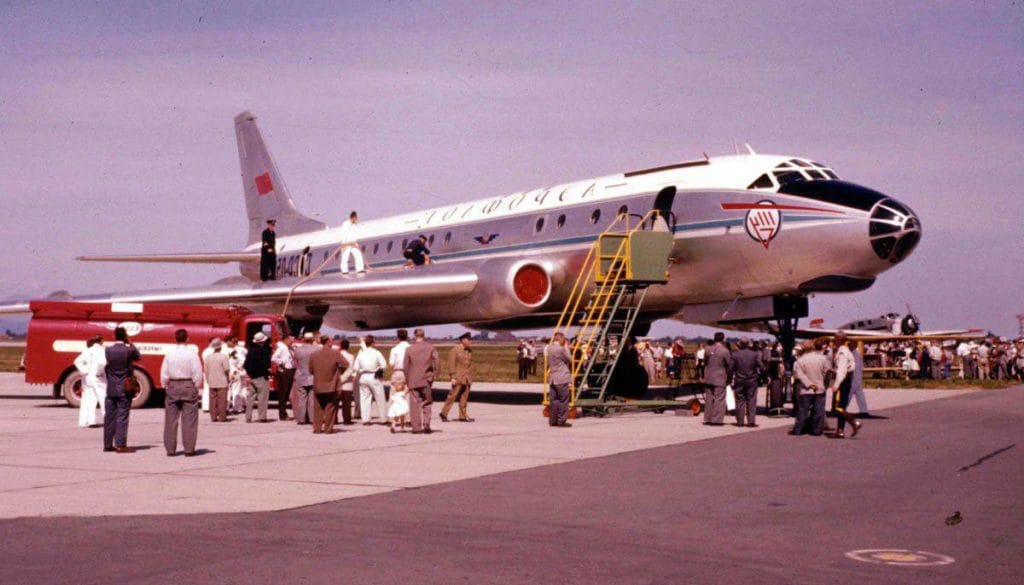 Ту-104